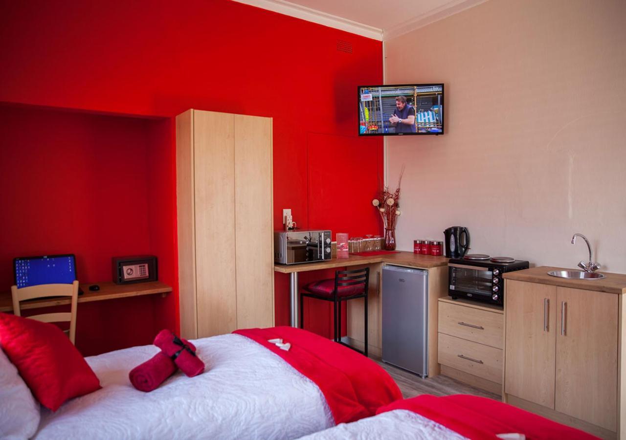 Stay Cleverly Self Catering Apartments Walvis Bay Esterno foto