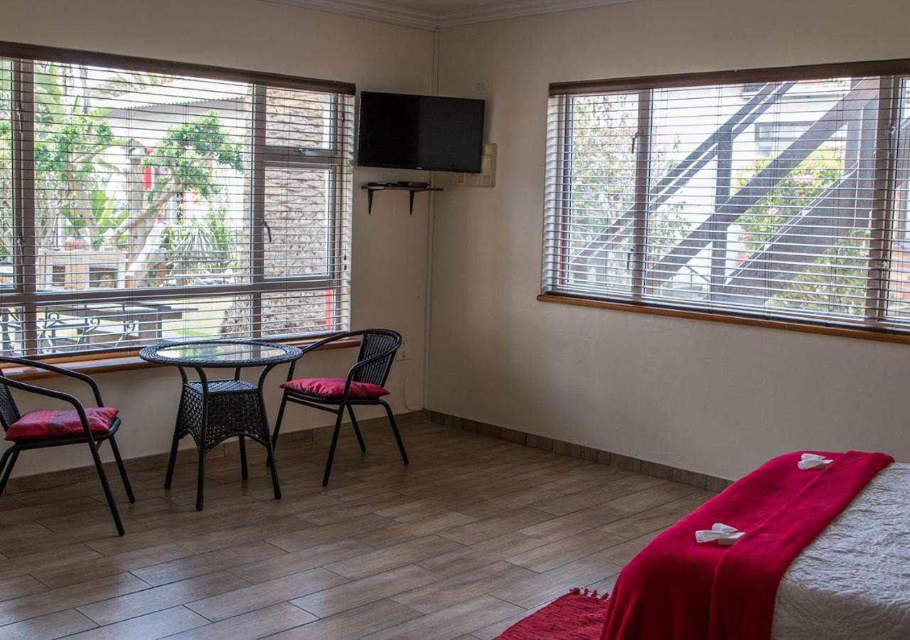 Stay Cleverly Self Catering Apartments Walvis Bay Esterno foto